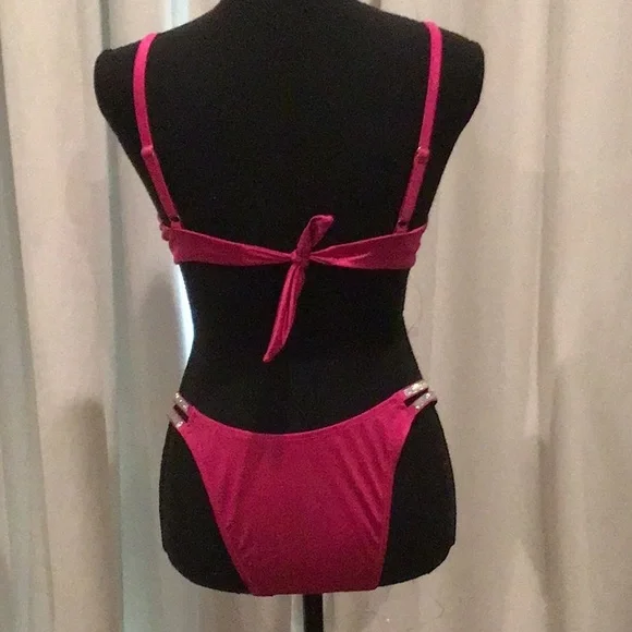 Victoria Secrets unique glam bikini - Picture 4 of 7